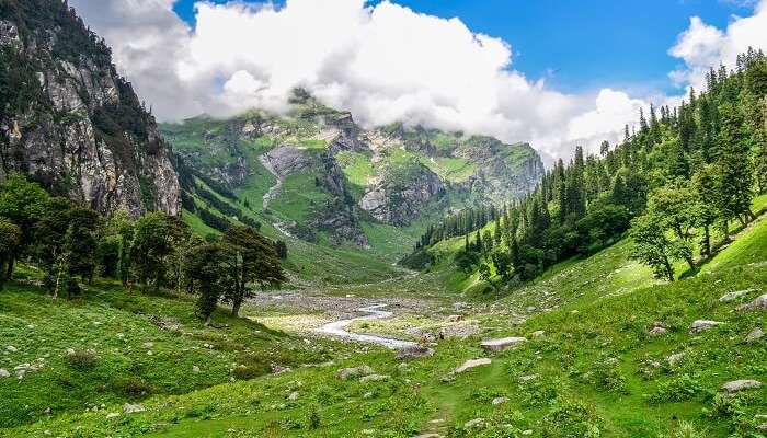 Sar Pass Trek the most gorgeous valleys in the world